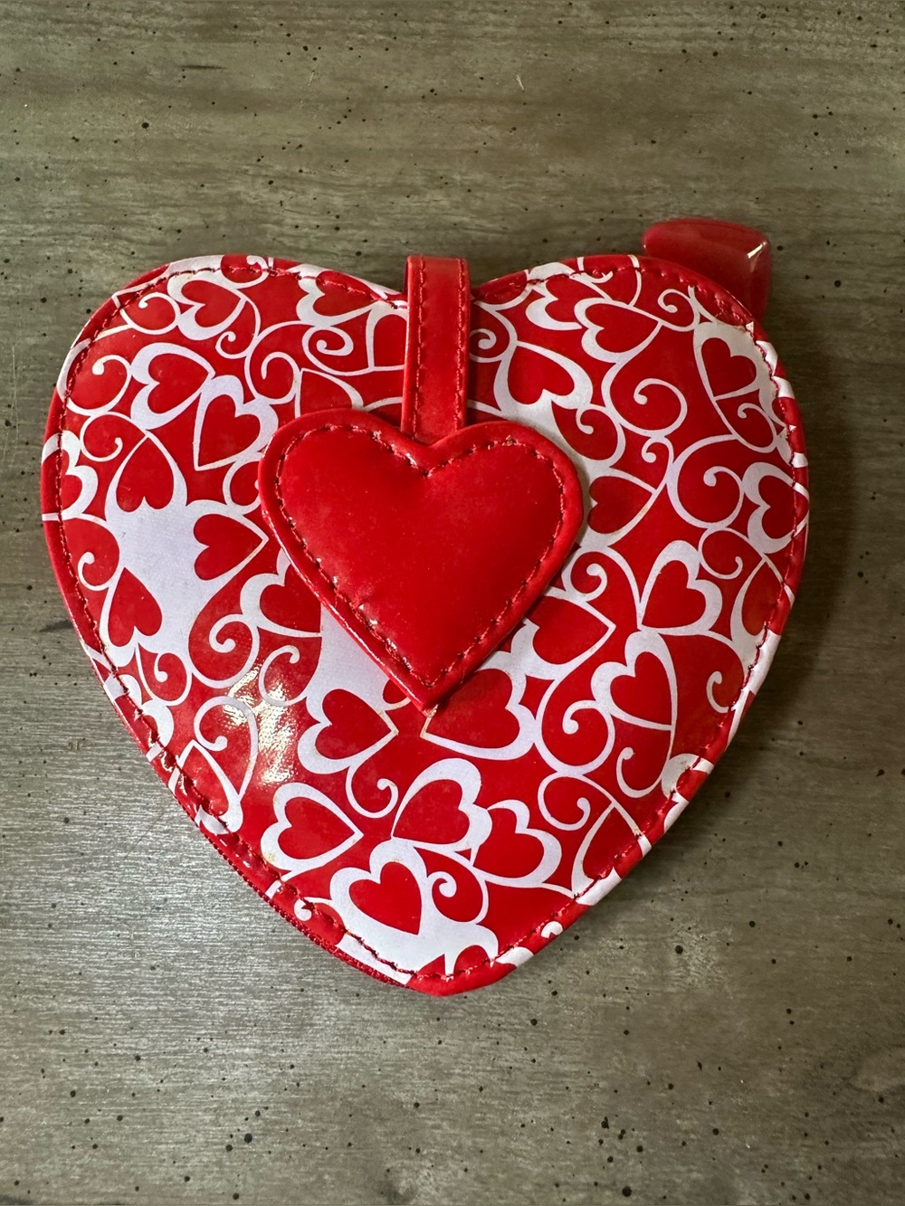 Red Heart-Print Patent Manicure Set